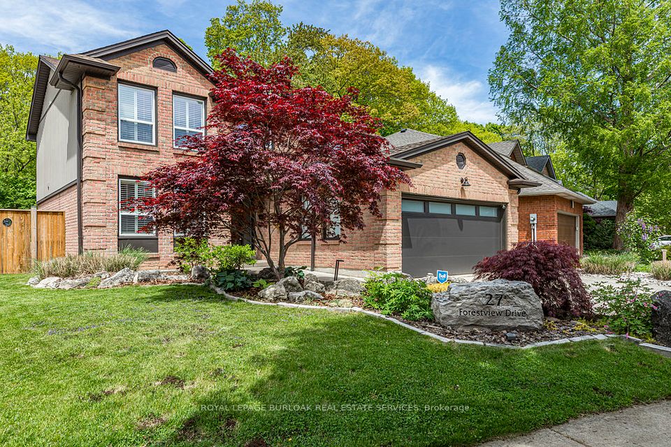 27 Forestview Drive, Hamilton, ON L9H 6M9