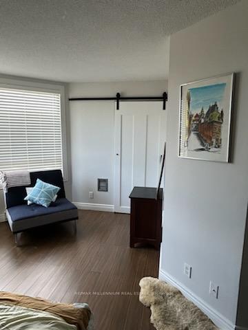 2 Bedrooms Condo at 61 Markbrook, Toronto For sale