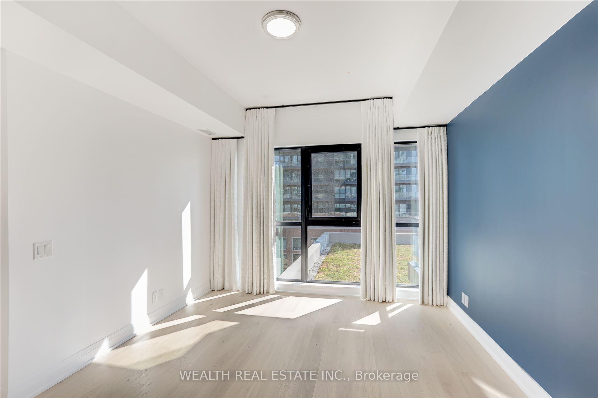 2 Bedrooms Condo at 33 Frederick Todd,  Toronto For sale