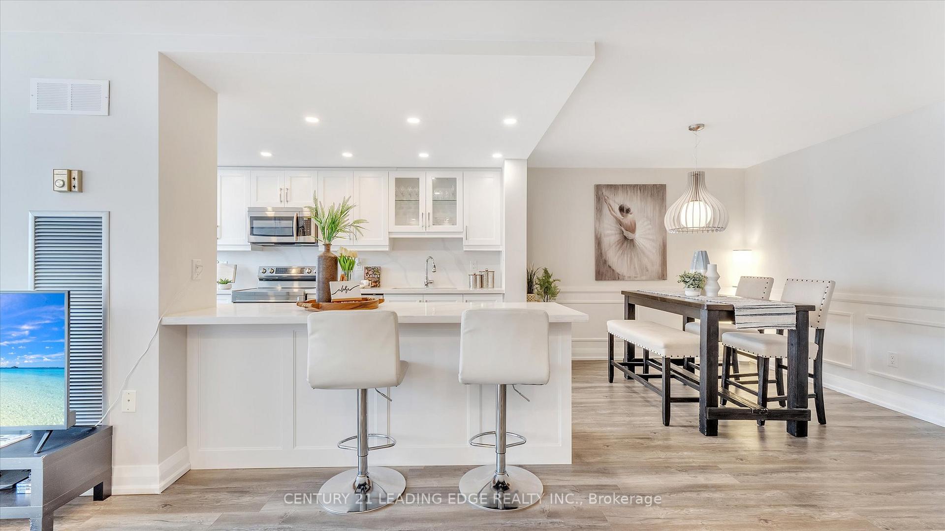 2 Bedrooms Condo at 80 Antibes, Toronto For sale