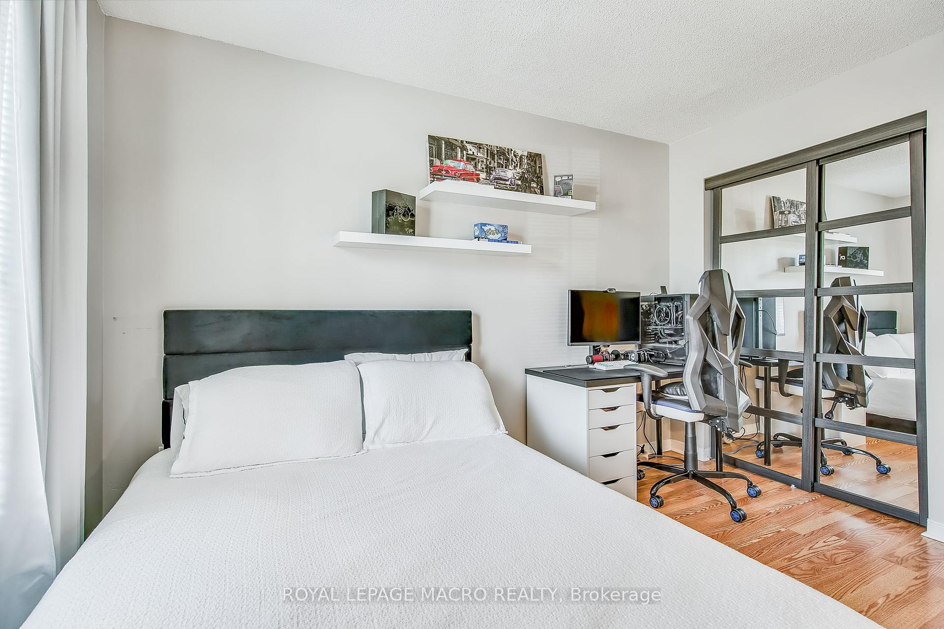 4 Bedrooms Condo at 2055 Walkers, Burlington For sale