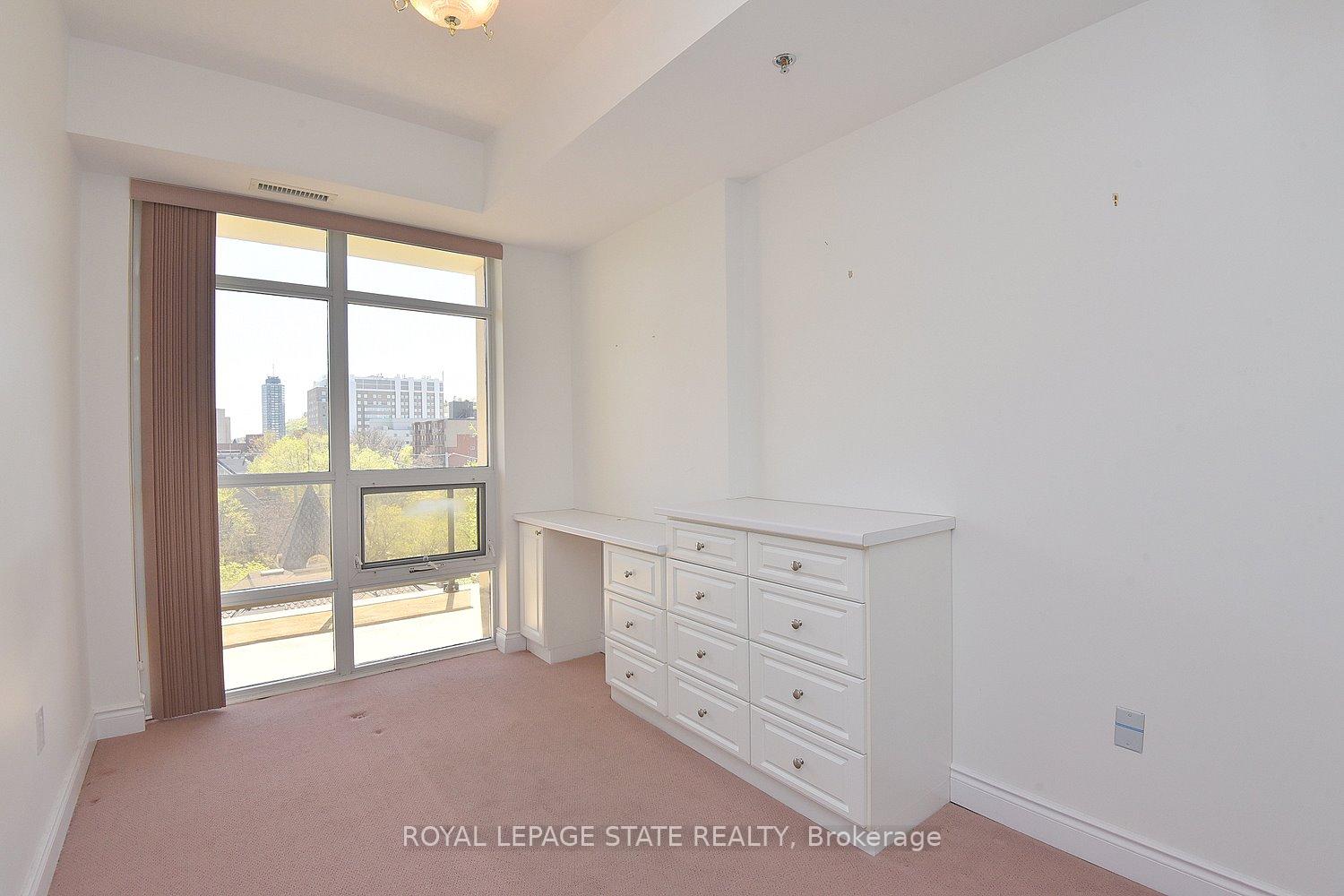 2 Bedrooms Condo at 90 Charlton, Hamilton For sale