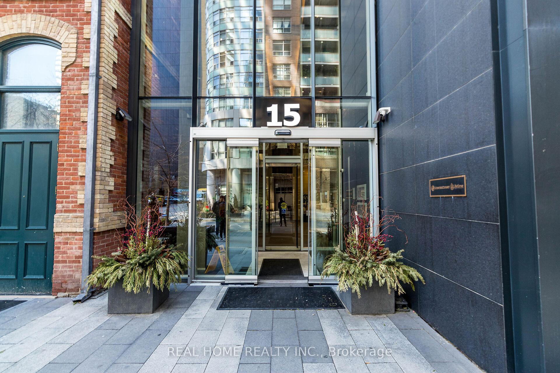 2 Bedrooms Condo at 15 Grenville,  Toronto For sale