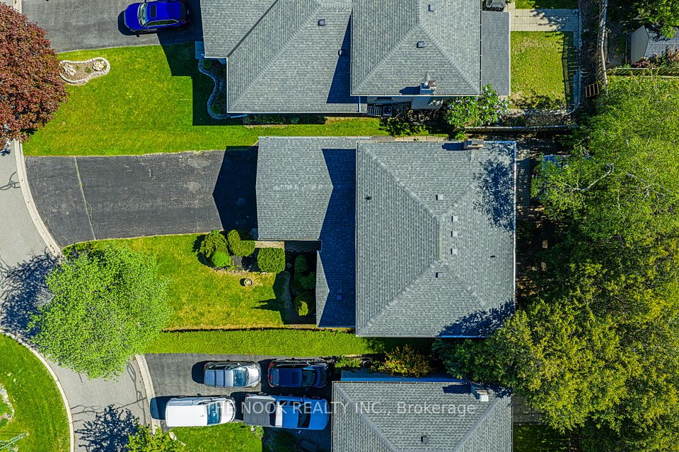 338 Siena Court, Oshawa, ON L1J 6V5