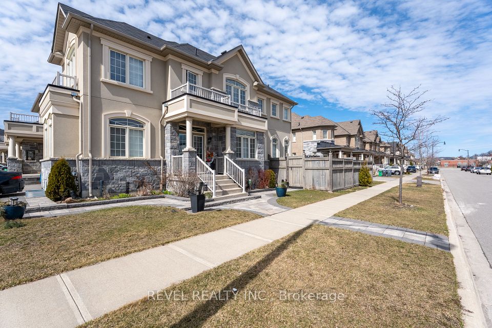 26 Trentonian Street, Brampton, ON L6R 3W2