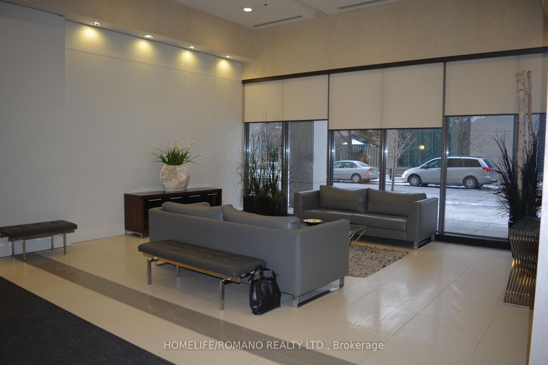 1 Bedroom Condo at 19 Grand Trunk, Toronto For sale