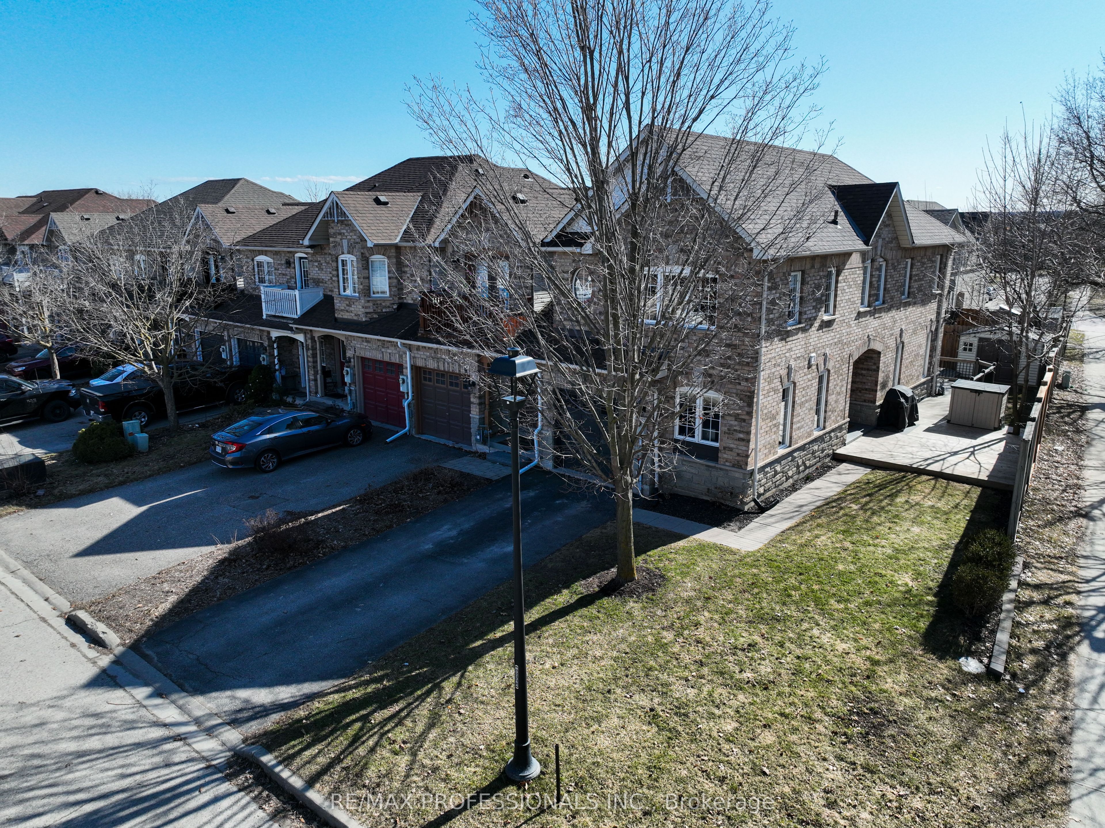 2 Bradley Drive, Halton Hills, ON L7G 6B5