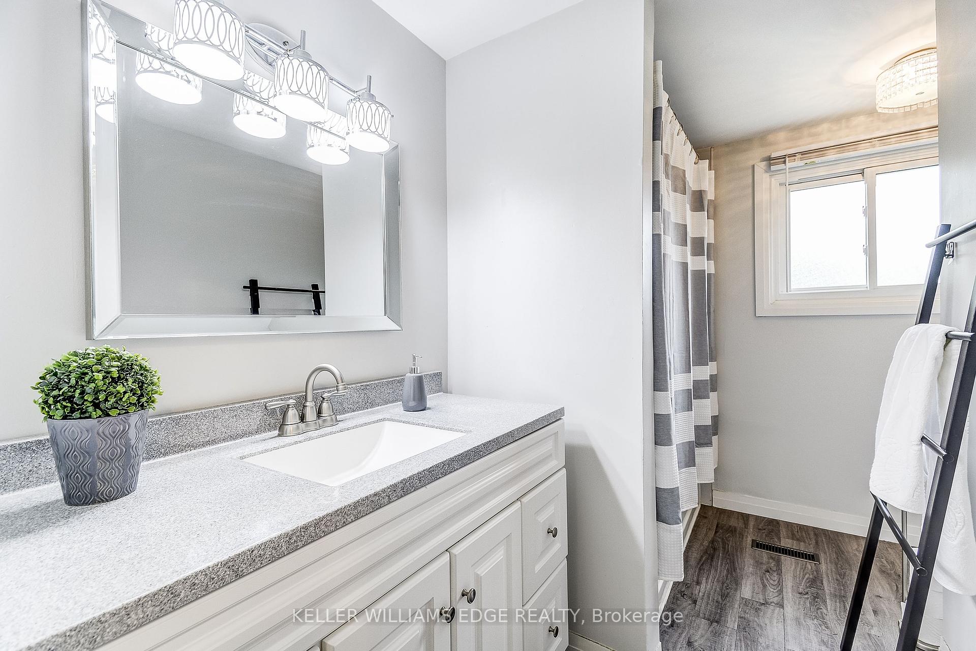 3 Bedrooms Condo at 1350 Limeridge, Hamilton For sale