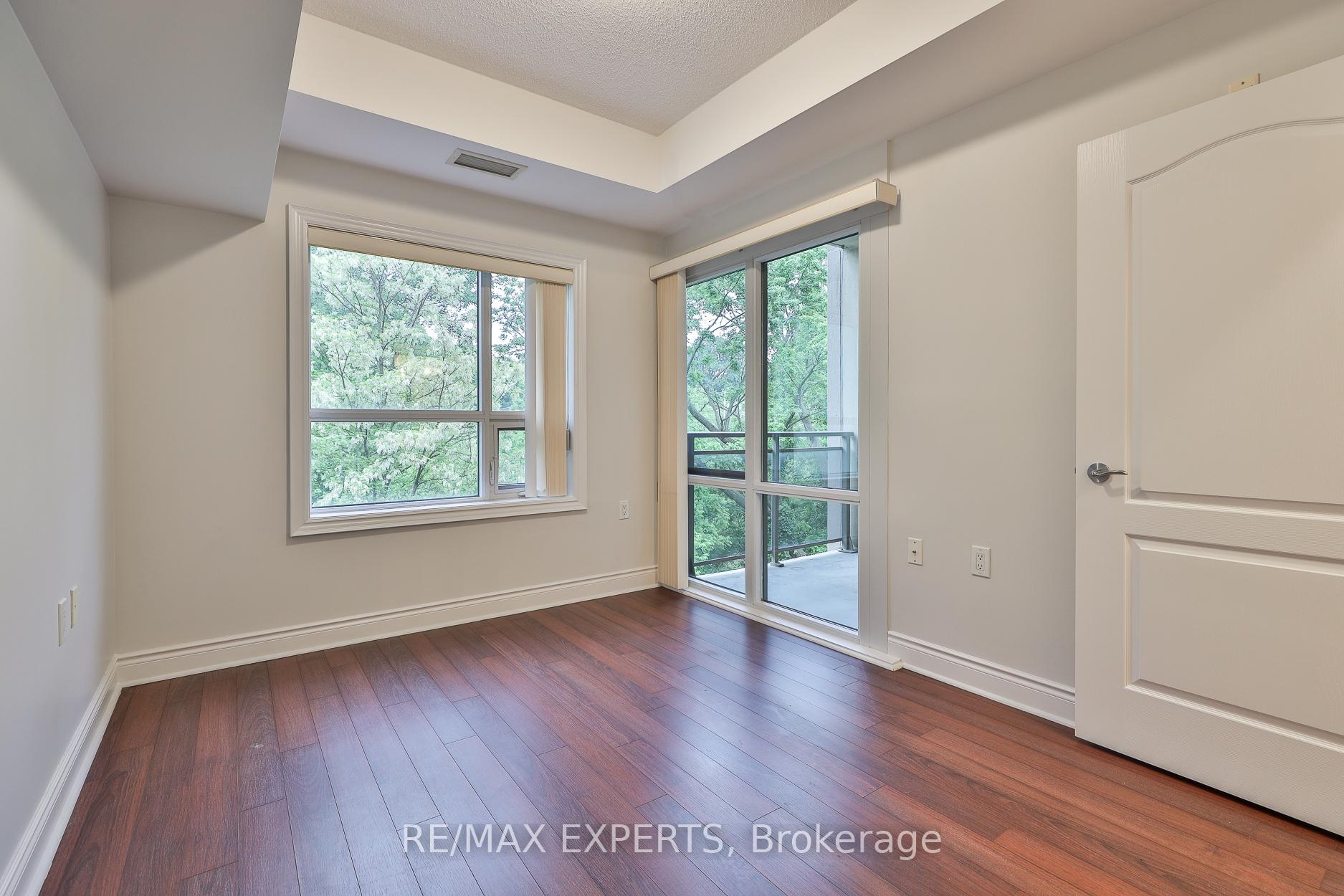 2 Bedrooms Condo at 8201 Islington, Vaughan For sale