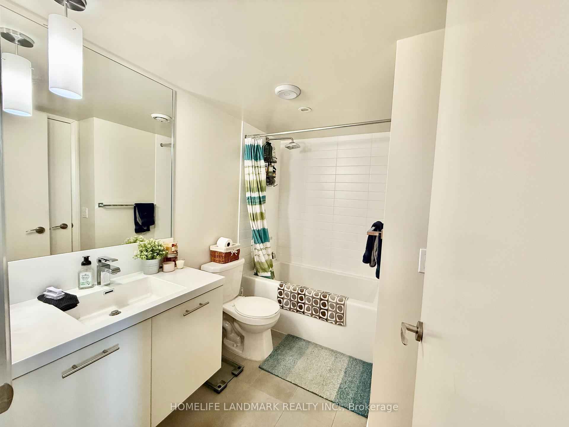2 Bedrooms Condo at 1 Valhalla Inn, Toronto For sale