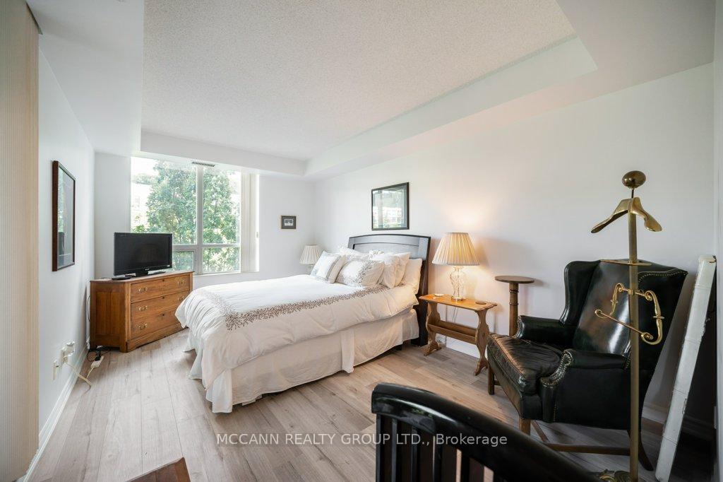2 Bedrooms Condo at 18 William Carson, Toronto For sale