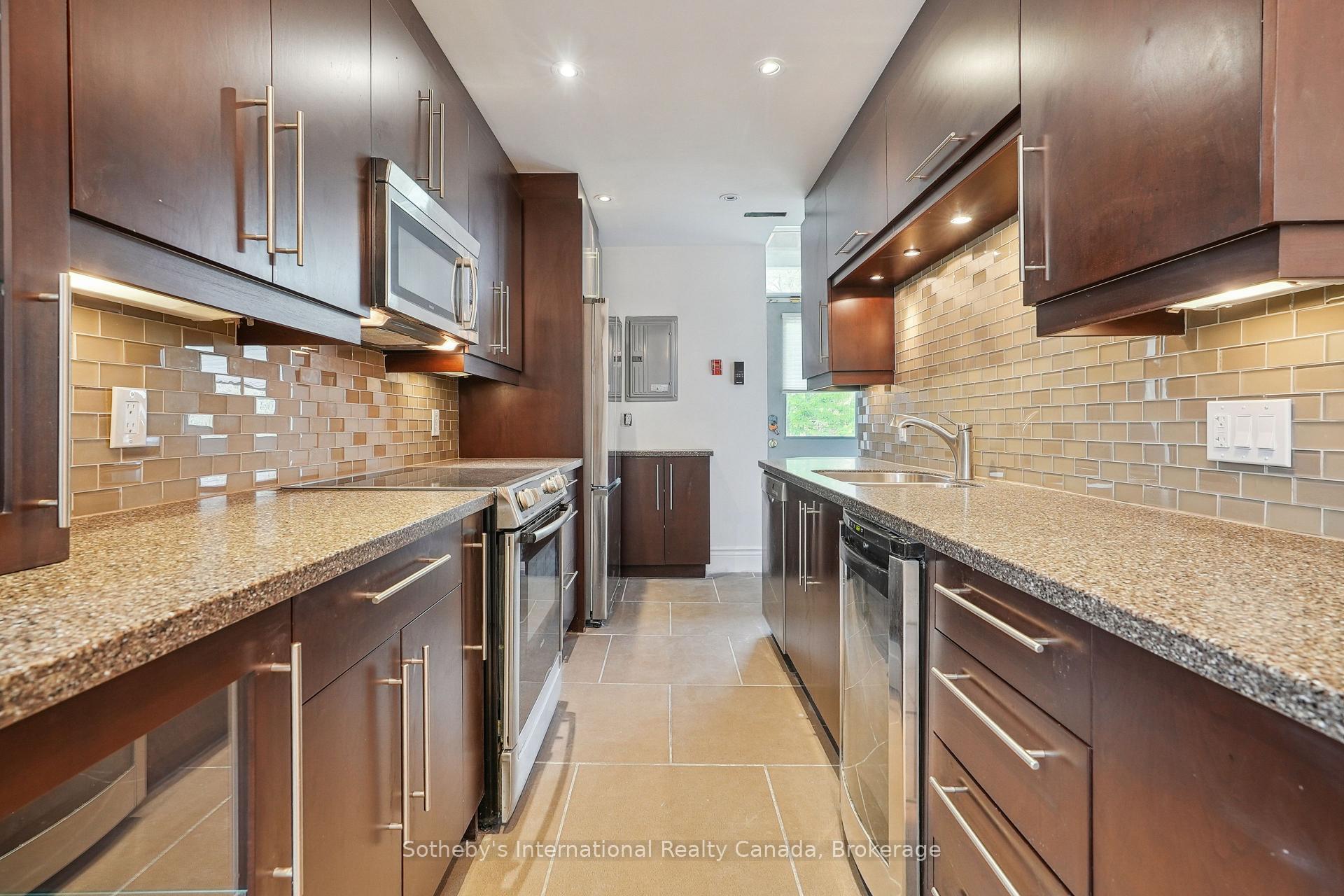 2 Bedrooms Condo at 35 Duke, Hamilton For sale
