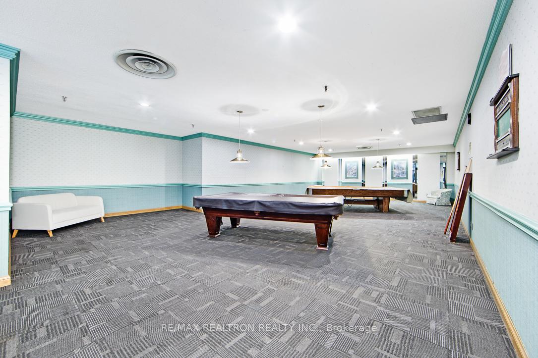 4 Bedrooms Condo at 25 Bamburgh, Toronto For sale