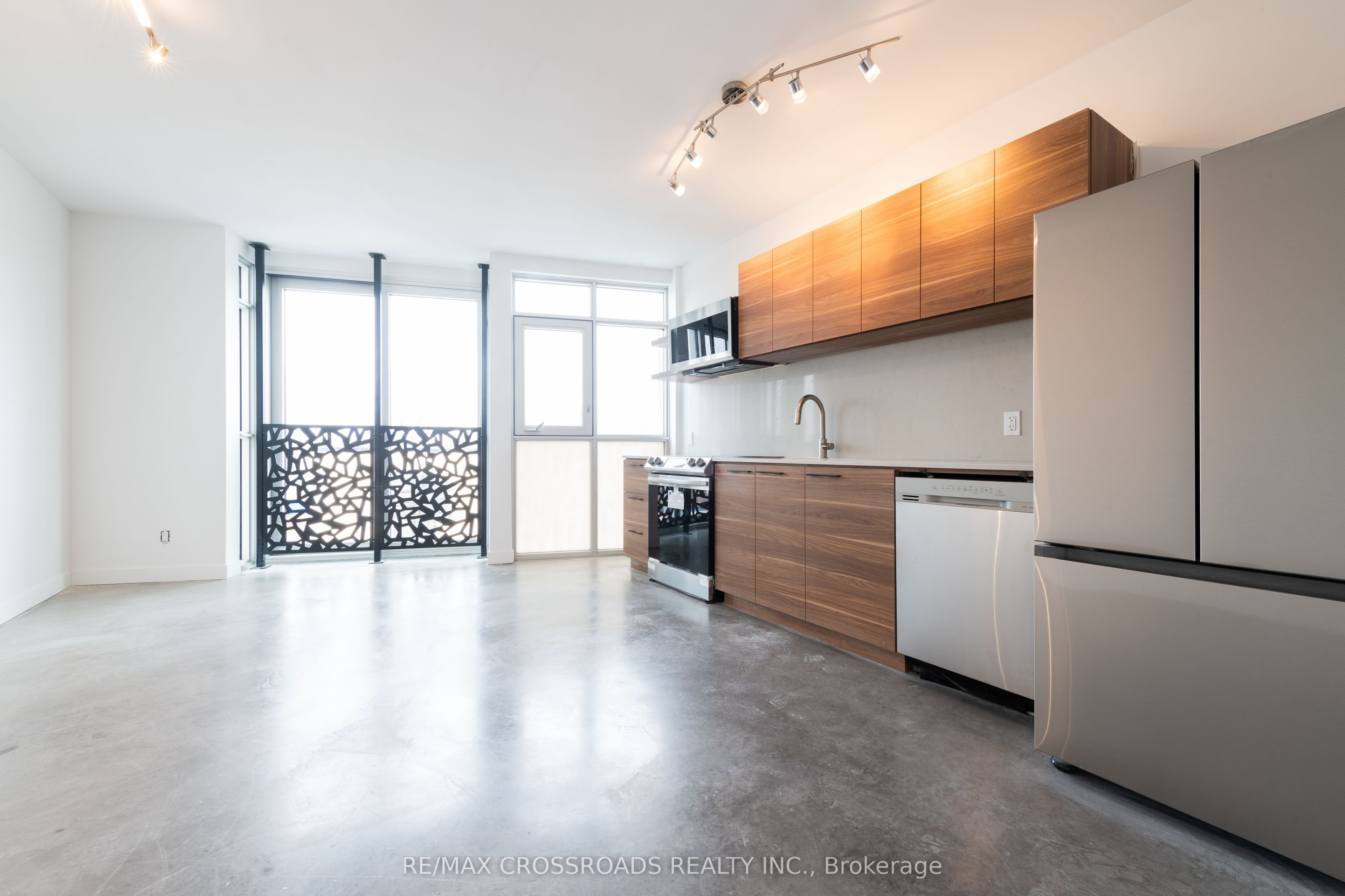 3333 Dundas Street W