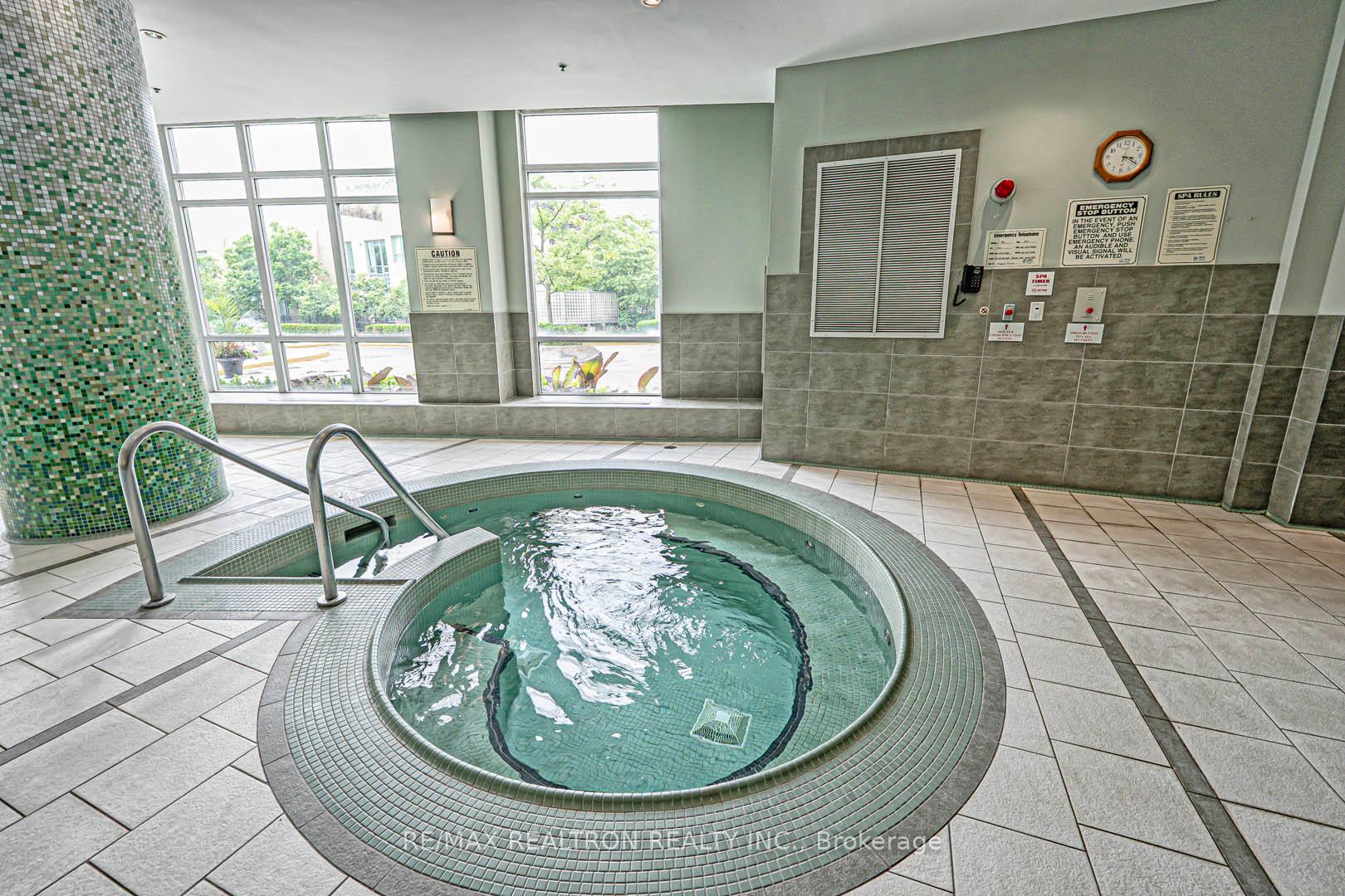 2 Bedrooms Condo at 60 Byng, Toronto For sale