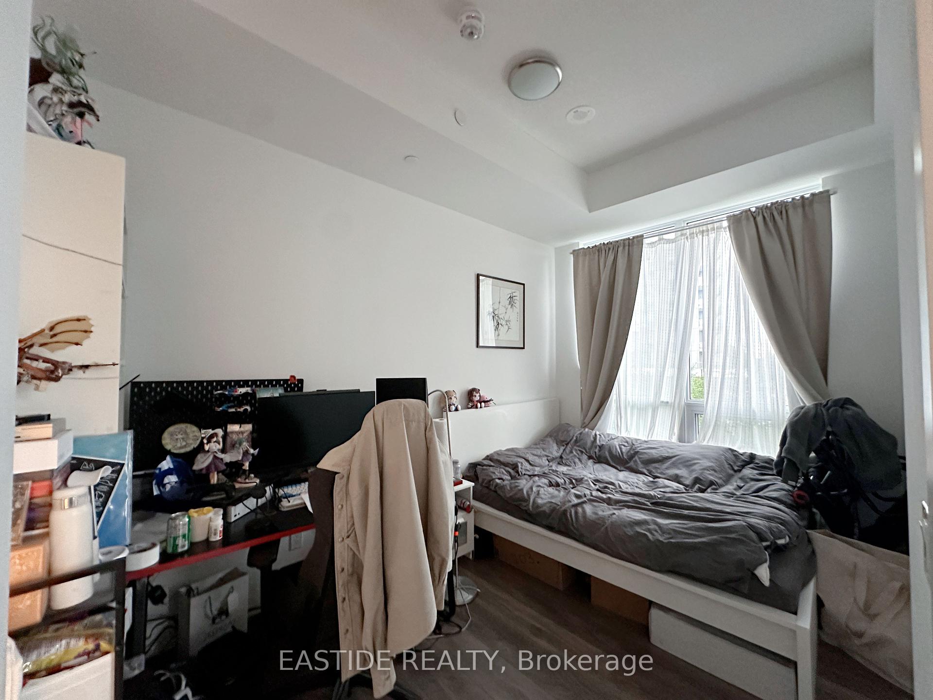 2 Bedrooms Condo at 36 Forest Manor, Toronto For sale