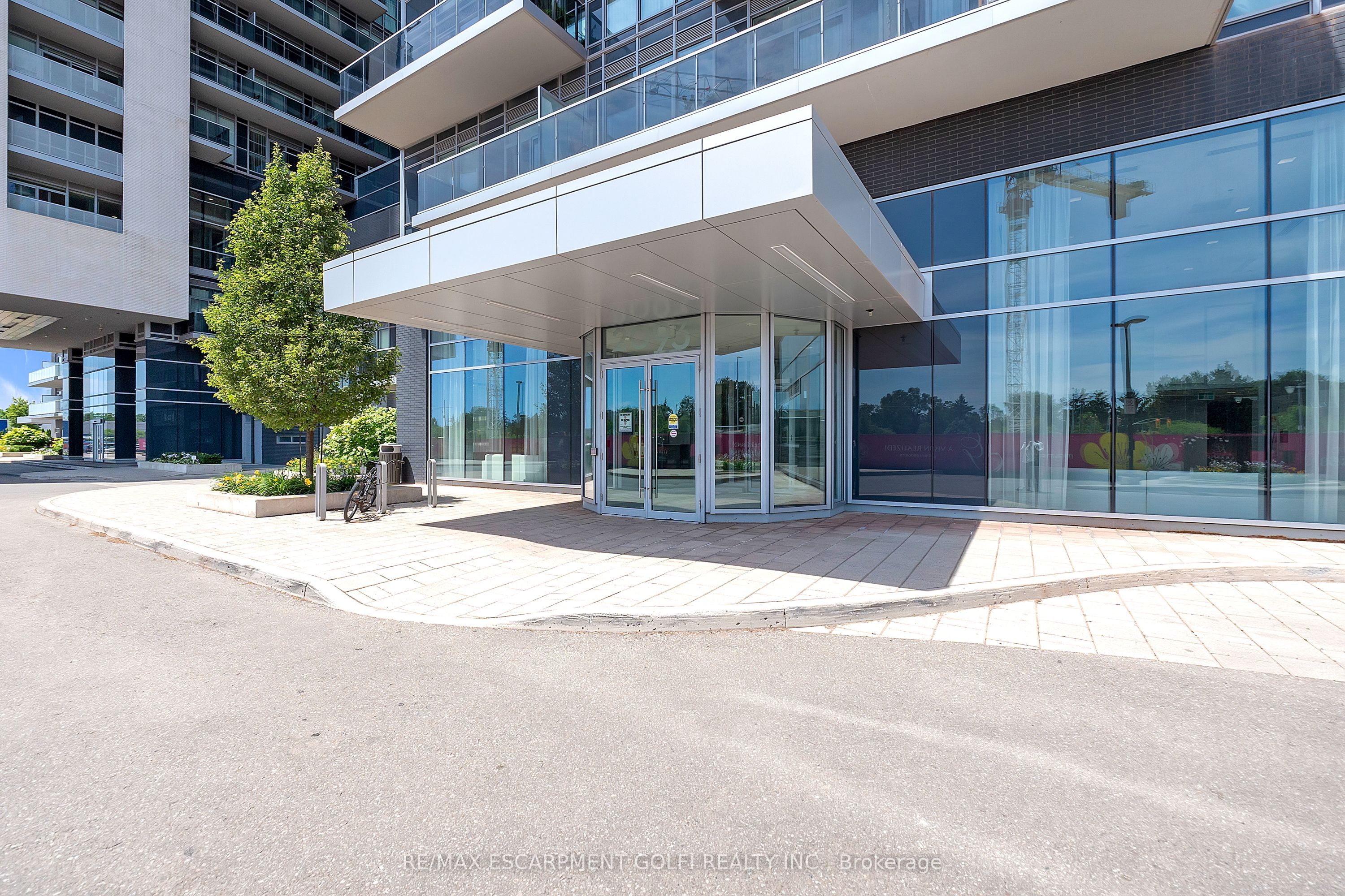 2093 Fairview Street, #408