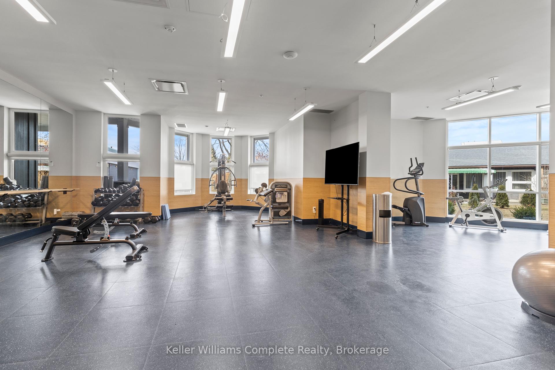 2 Bedrooms Condo at 12 Nolan,  Hamilton For sale