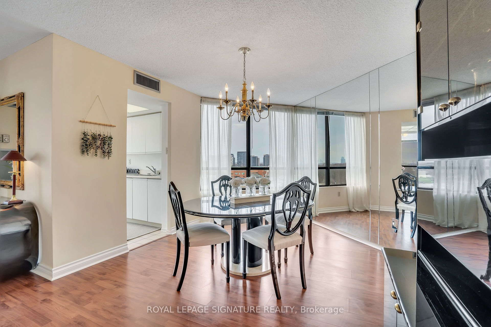 #903 - 7440 Bathurst Street, Vaughan, ON L4J 7K8