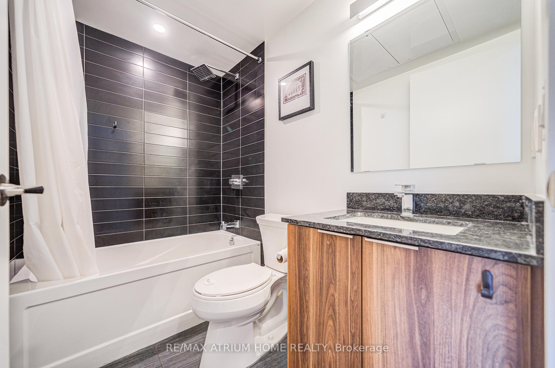 2 Bedrooms Condo at 501 Yonge, Toronto For sale