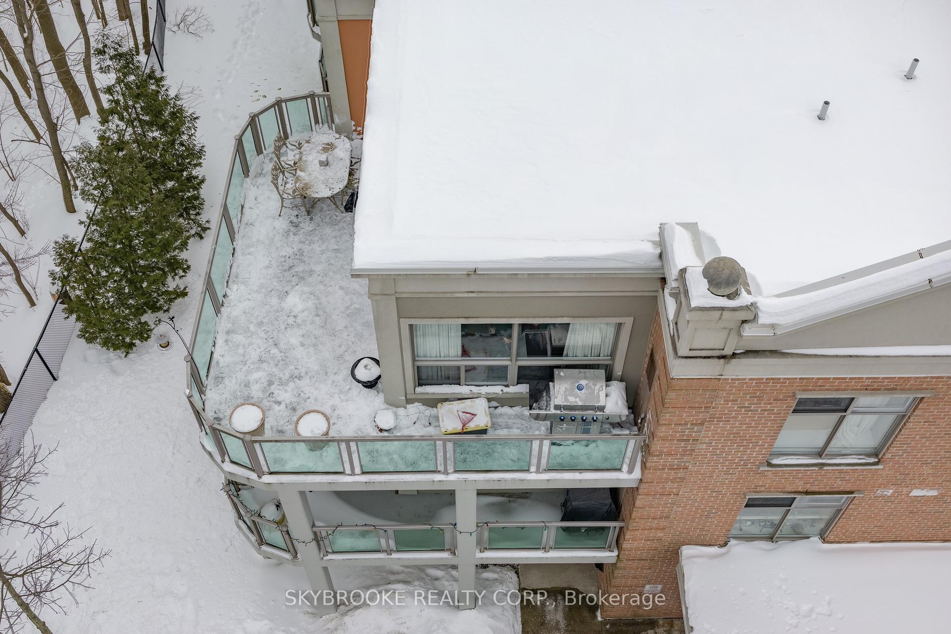 2 Bedrooms Condo at 245 Pine Grove,  Vaughan For sale