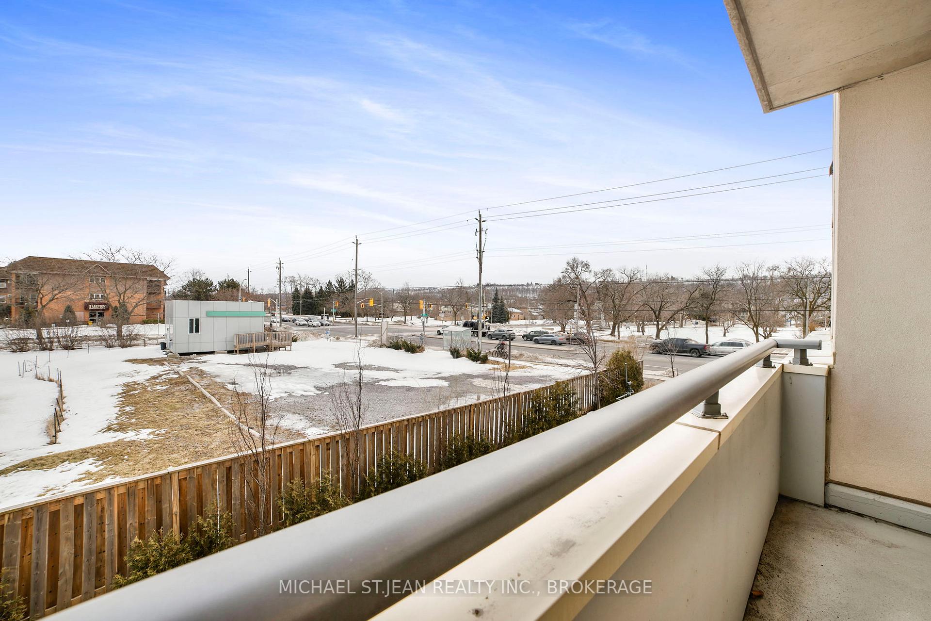 2 Bedrooms Condo at 319 Highway 8,  Hamilton For sale