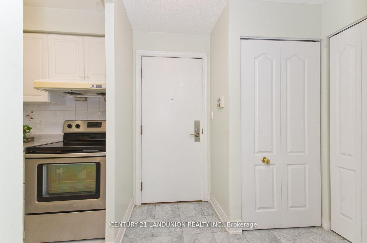 2 Bedrooms Condo at 88 Grandview,  Toronto For sale