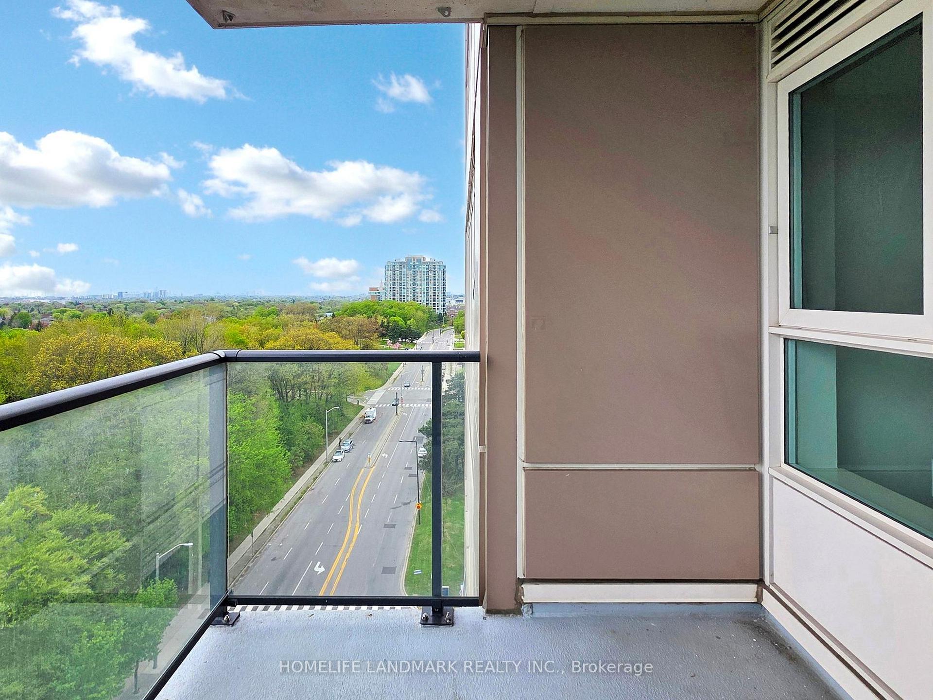 2 Bedrooms Condo at 190 Borough, Toronto For sale