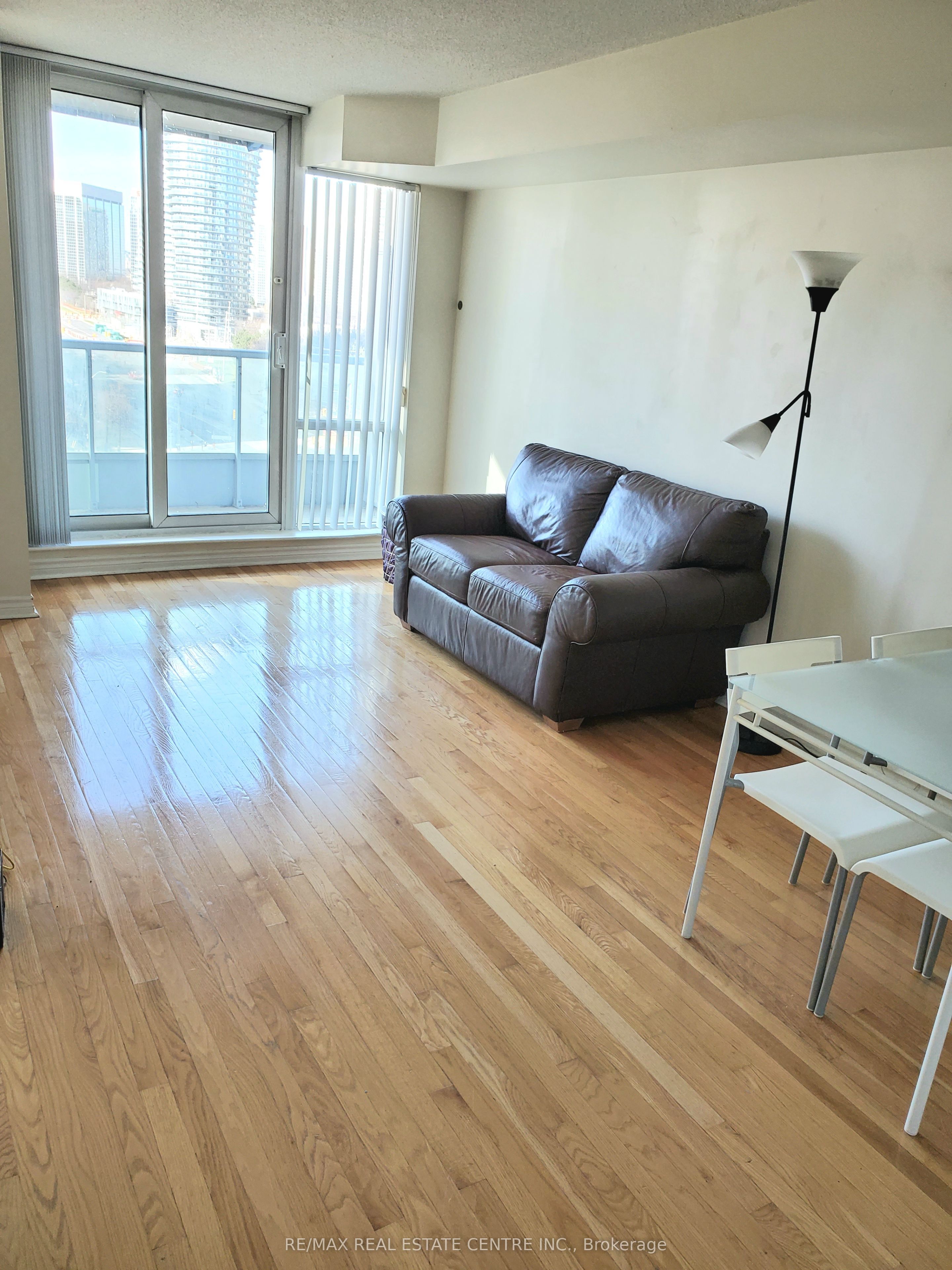 1 Elm Drive W, #909
