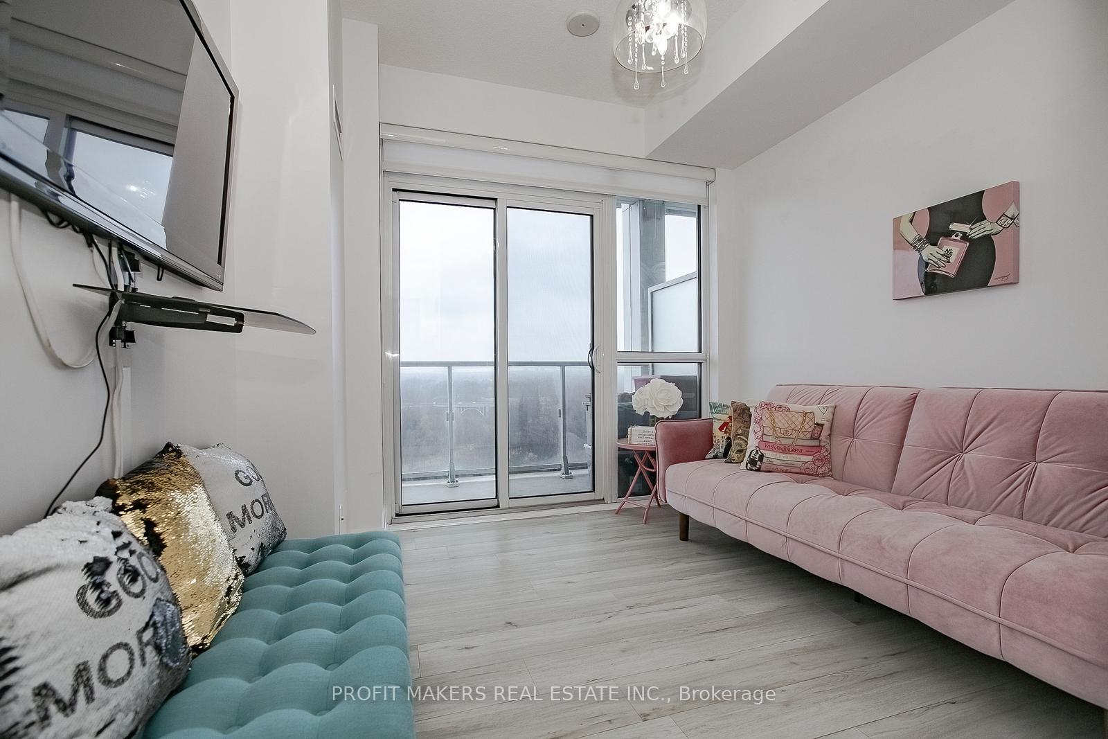 3 Bedrooms Condo at 65 Speers, Oakville For sale