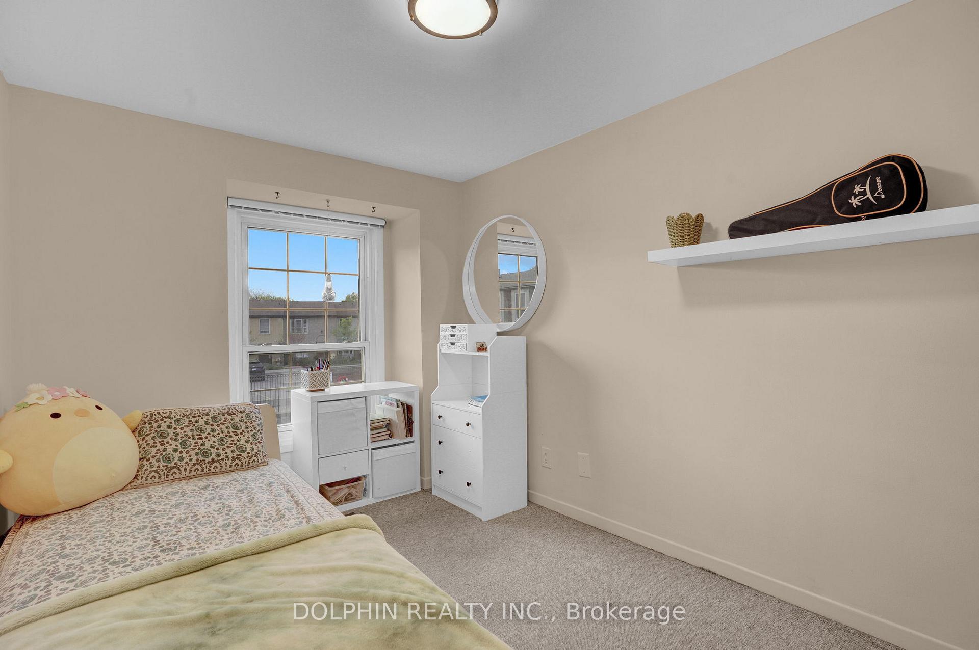 3 Bedrooms Condo at 3033 Glencrest, Burlington For sale