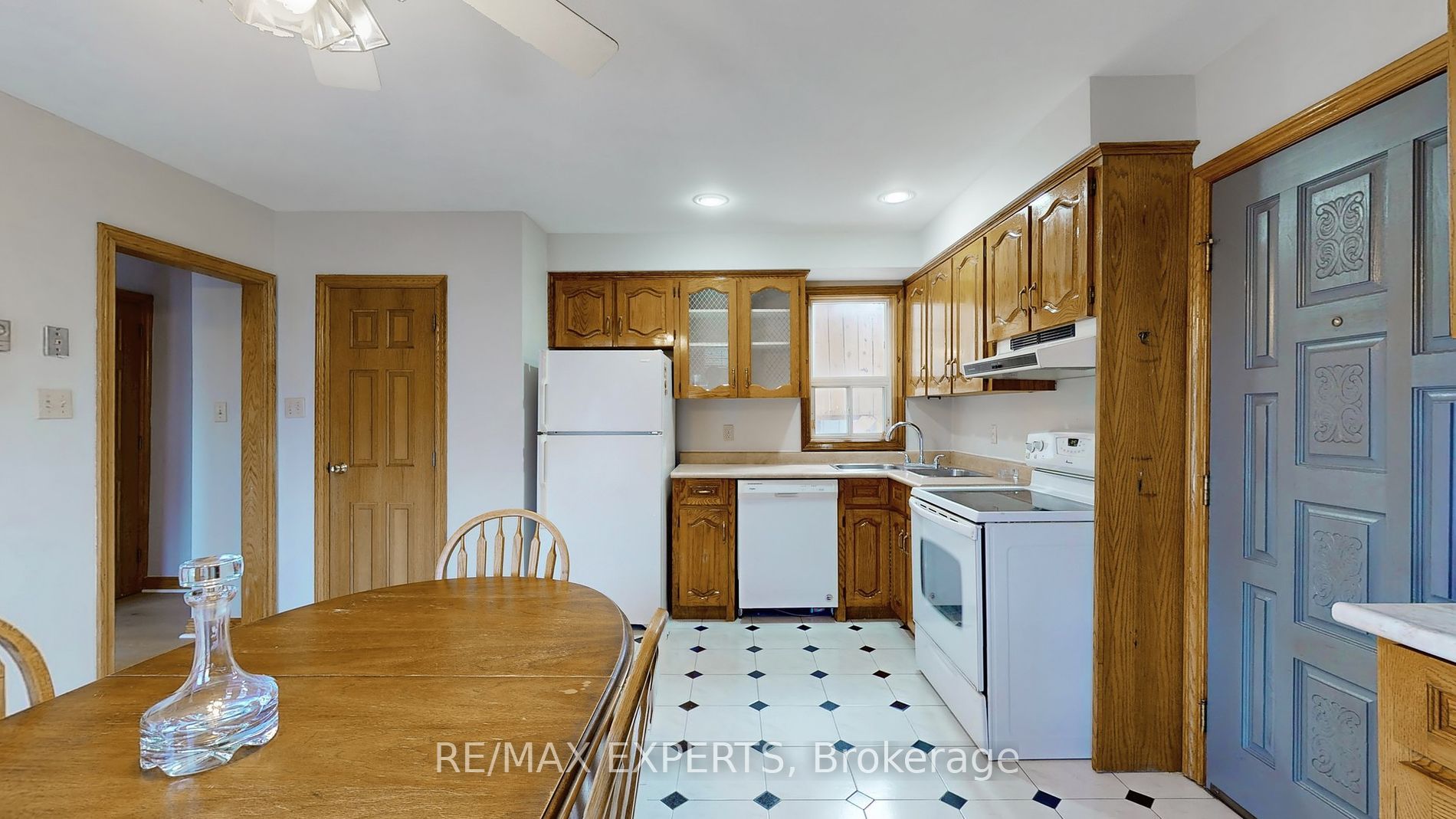 106 Kenwood Avenue UPPER