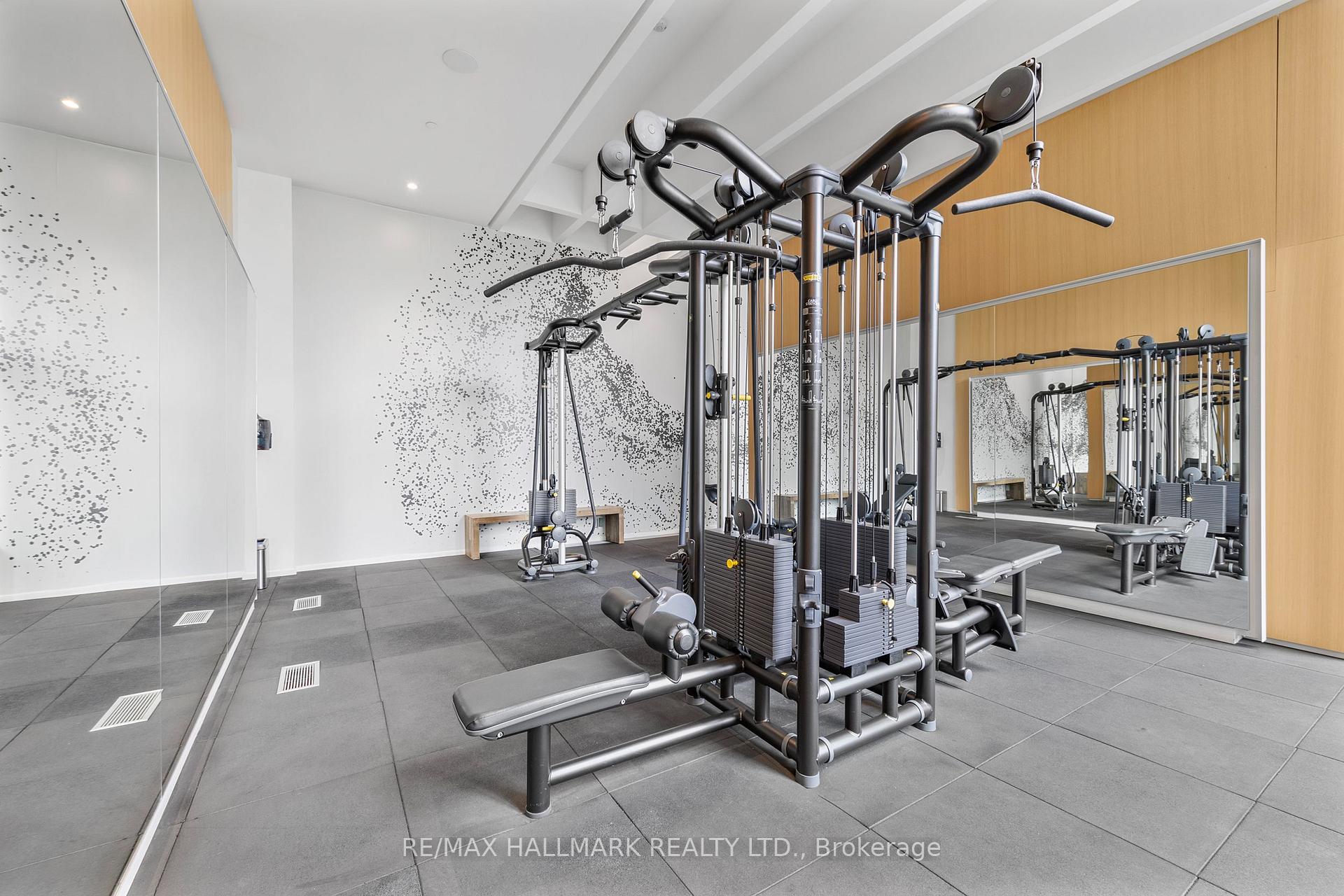 2 Bedrooms Condo at 5 Soudan, Toronto For sale