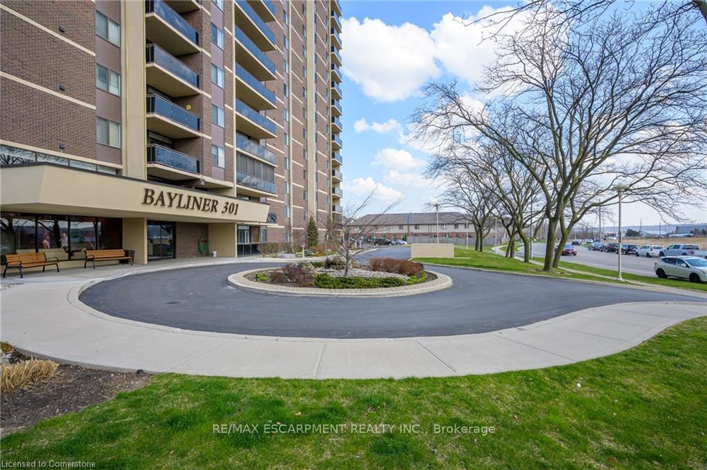 3 Bedrooms Condo at 301 FRANCES,  Hamilton For sale