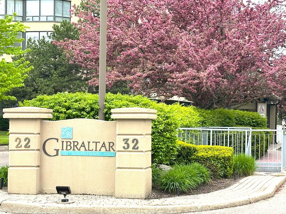 32 Clarissa