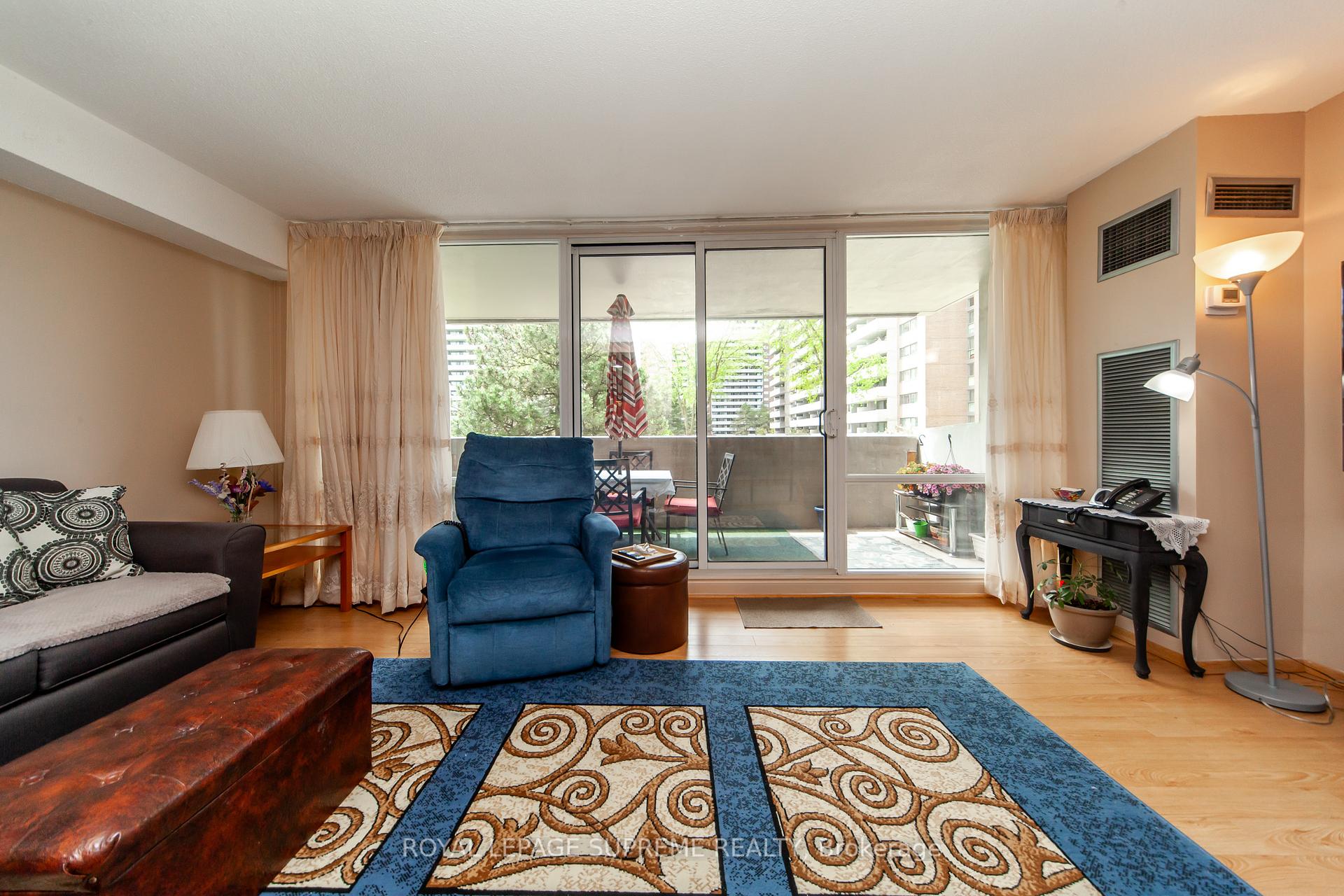 2 Bedrooms Condo at 270 Scarlett, Toronto For sale