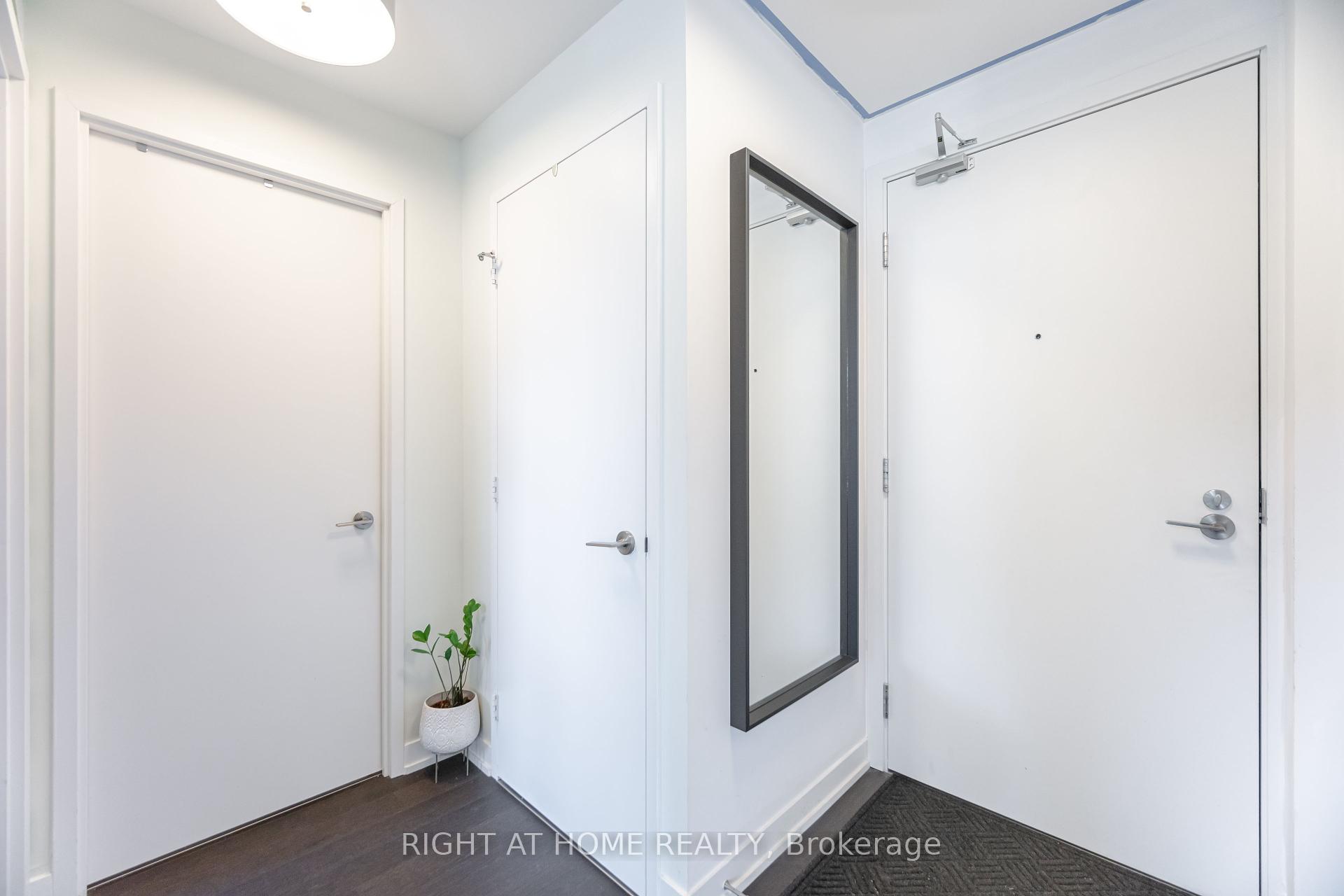 1 Bedroom Condo at 455 Front, Toronto For sale