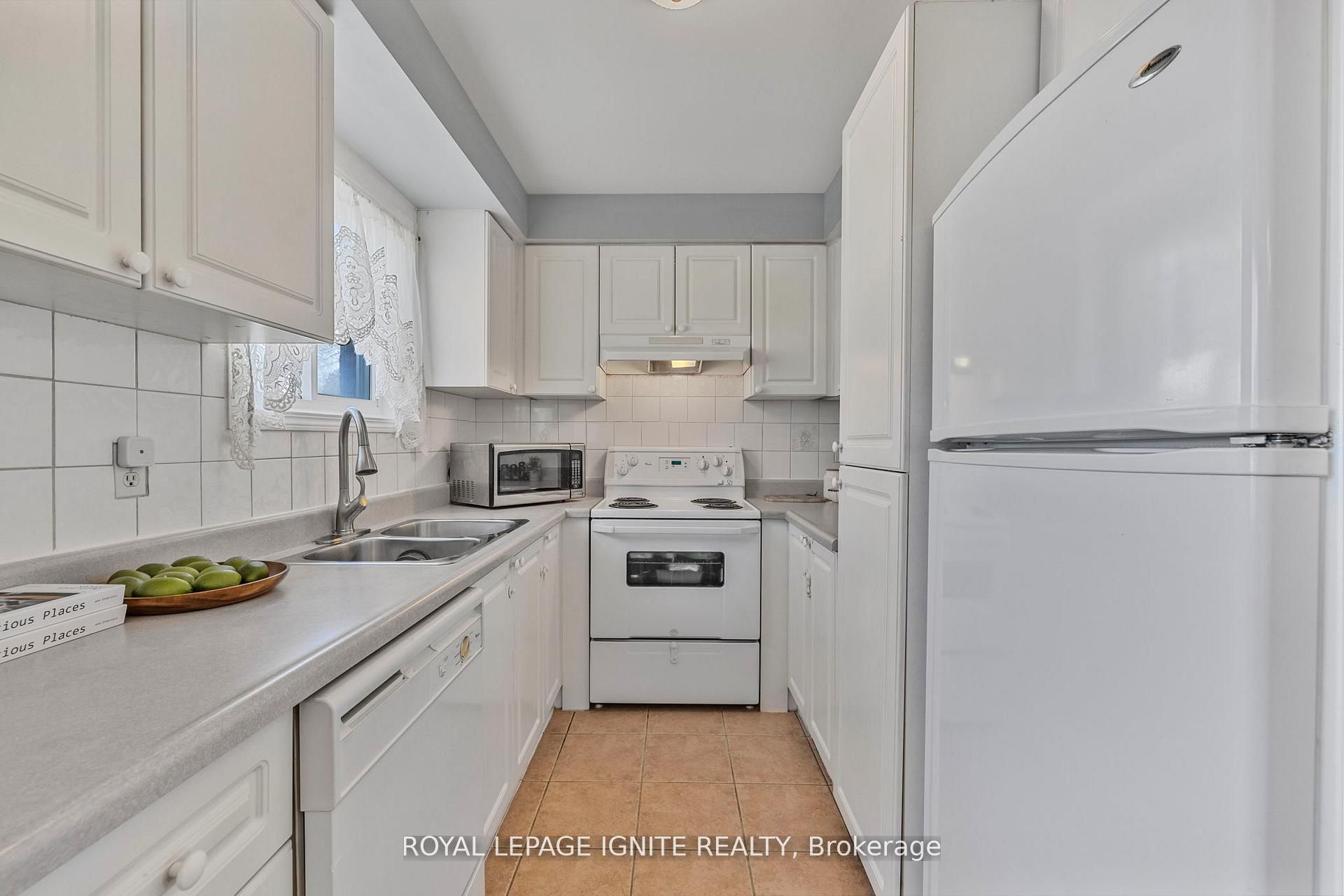 12 Eli Shackleton Court