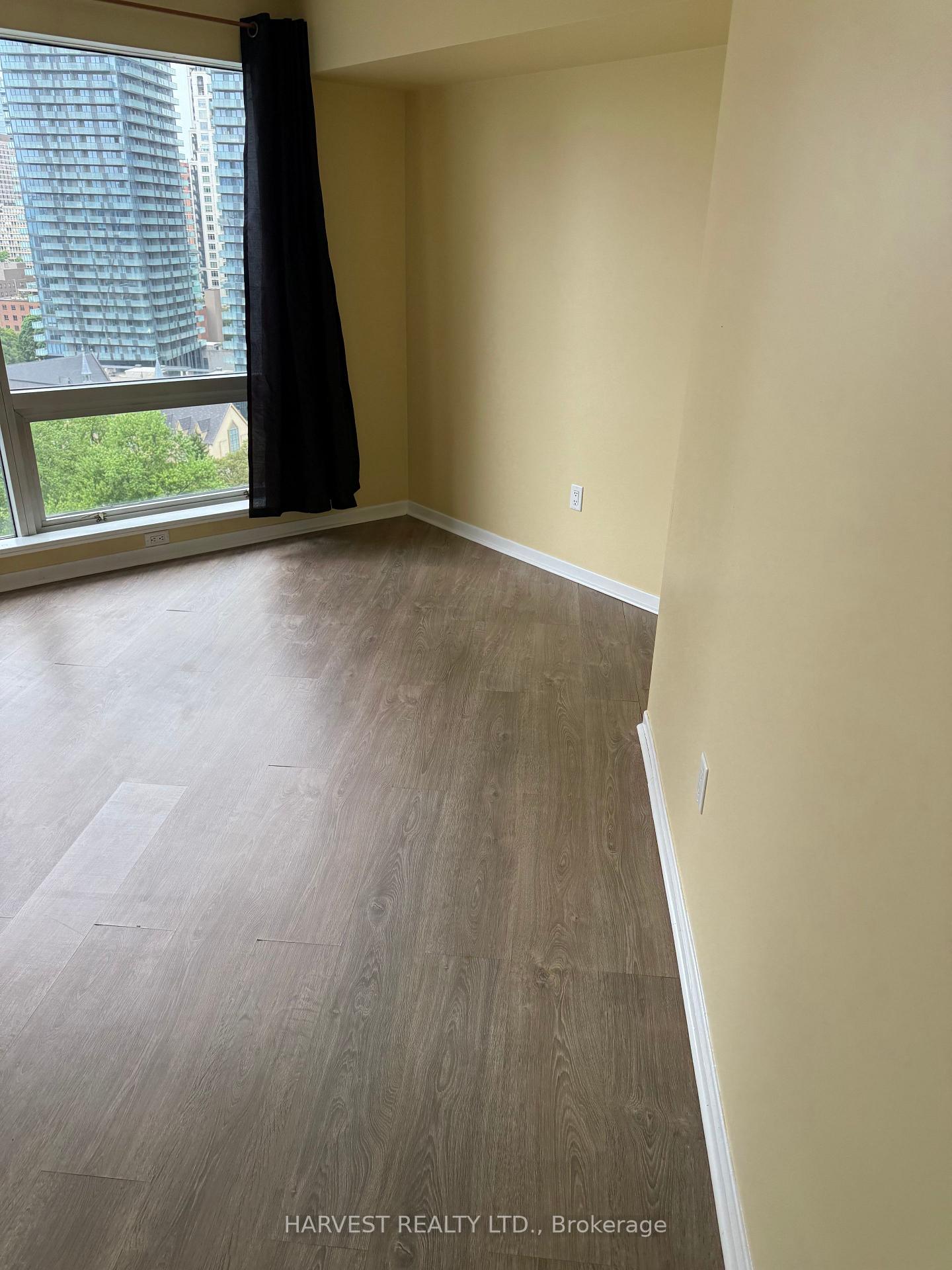 3 Bedrooms Condo at 1001 Bay, Toronto For sale