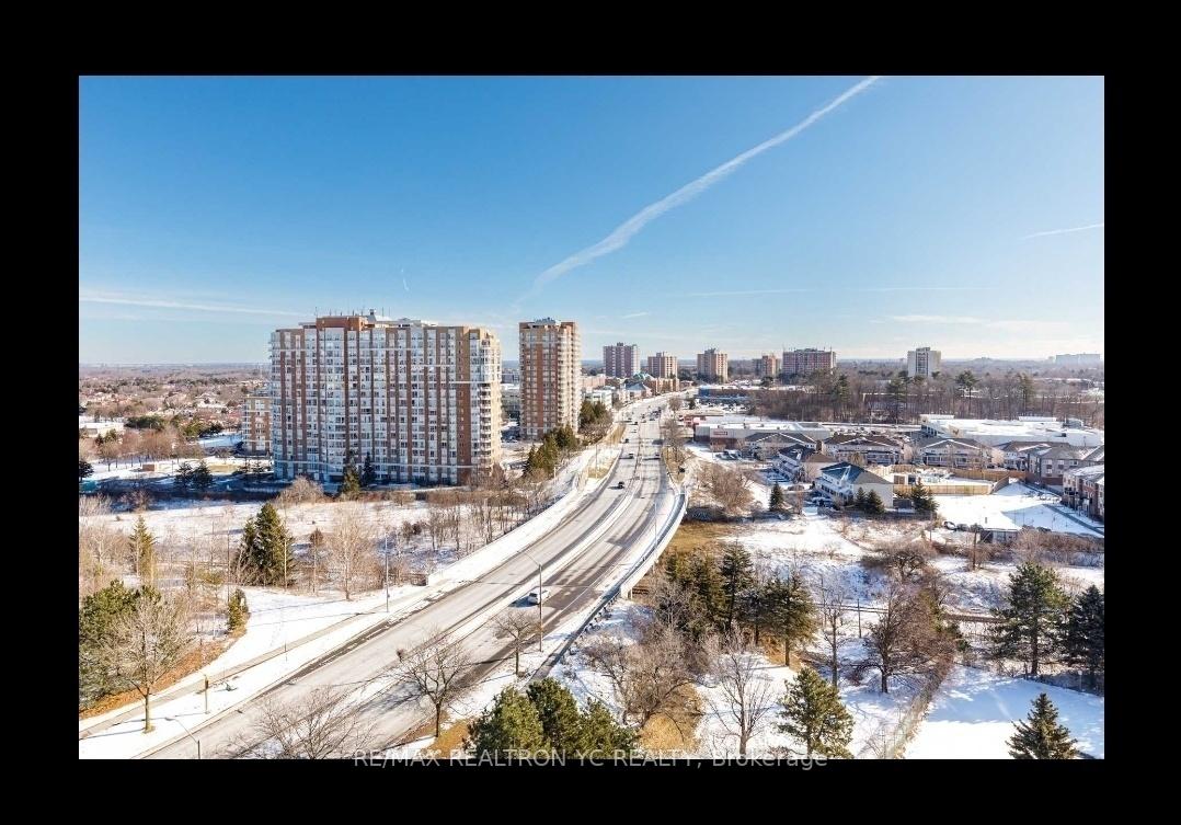 2 Bedrooms Condo at 100 Wingarden,  Toronto For sale