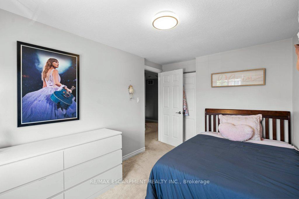 3 Bedrooms Condo at 29 HERITAGE, Hamilton For sale