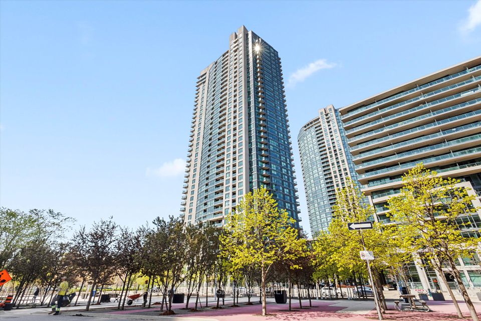 215 Fort York