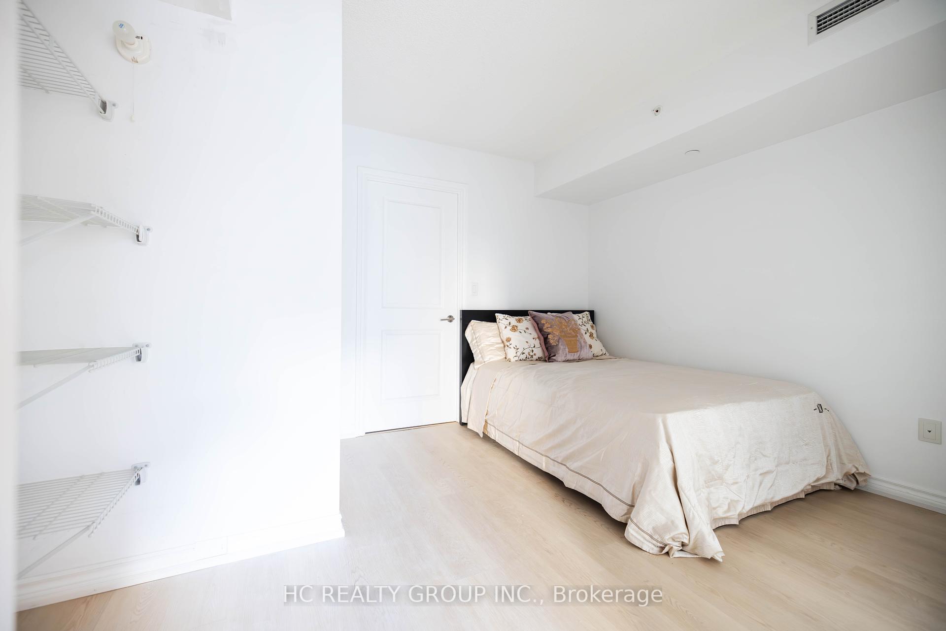 1 Bedroom Condo at 386 Yonge, Toronto For sale