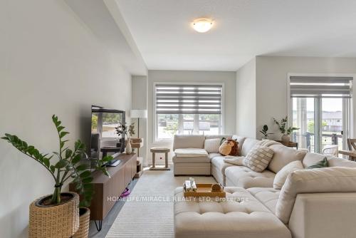 2 Bedrooms Condo at 40 Zinfendel, Hamilton For sale