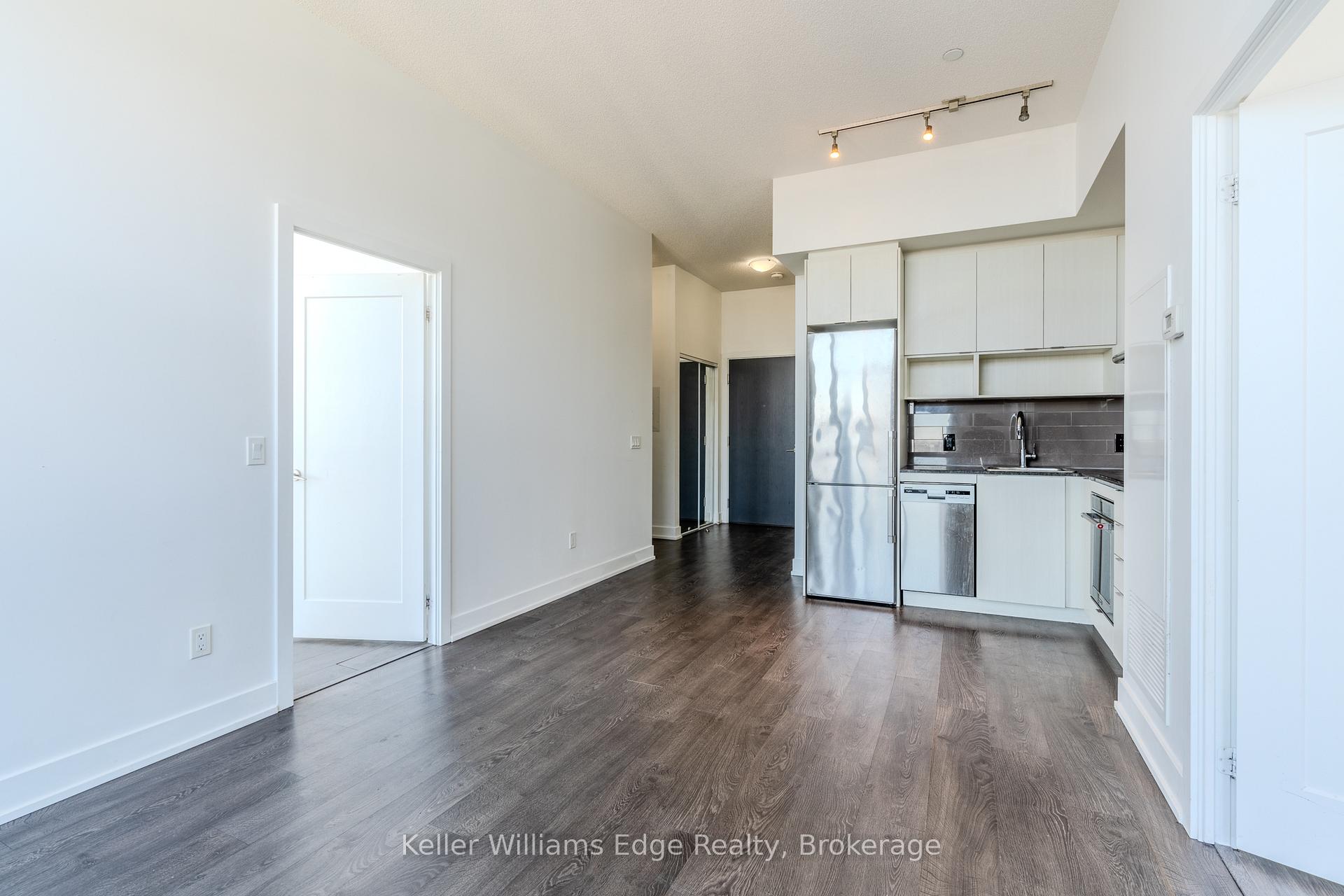 2 Bedrooms Condo at 7 Mabelle,  Toronto For sale