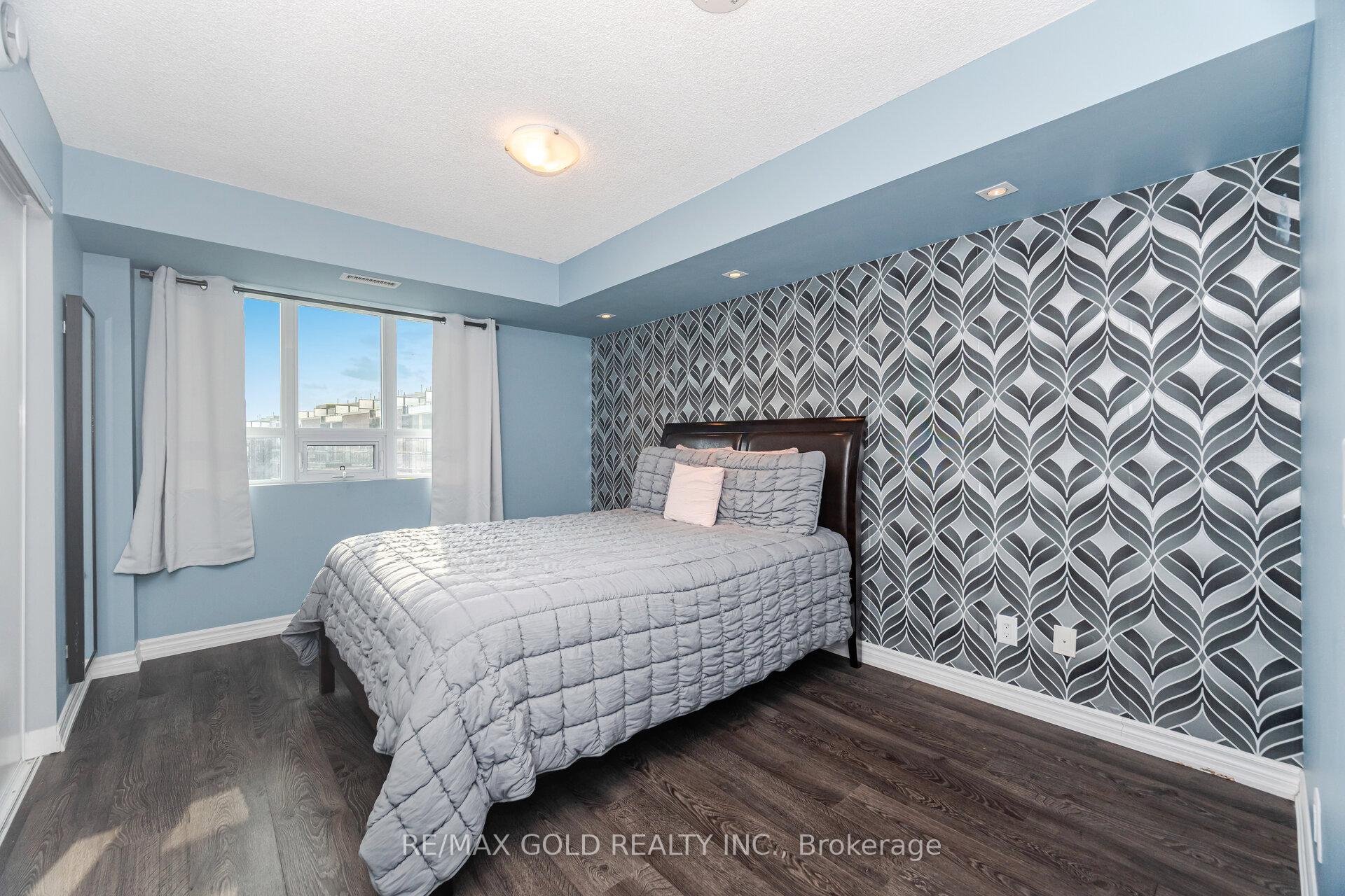 2 Bedrooms Condo at 7730 Kipling, Vaughan For sale