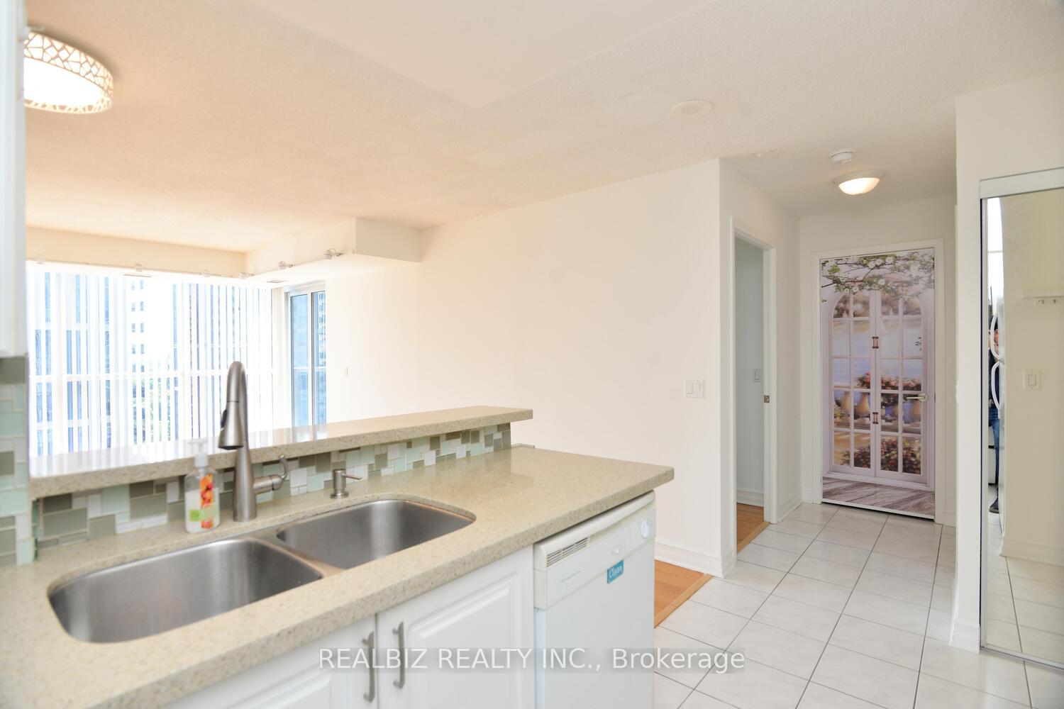 3 Bedrooms Condo at 4968 Yonge, Toronto For sale