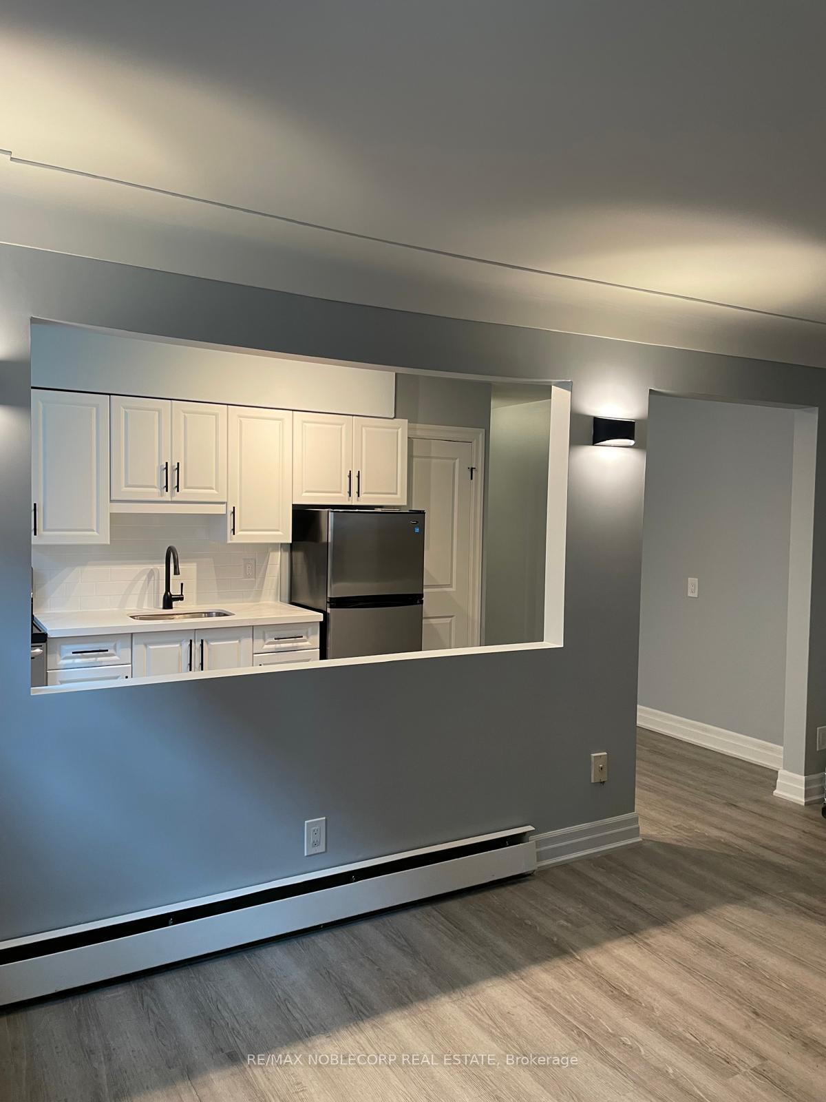 1 Bedroom Condo at 5 Applewood, Hamilton For sale