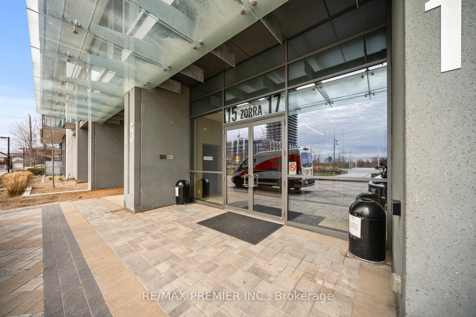 2 Bedrooms Condo at 15 Zorra,  Toronto For sale