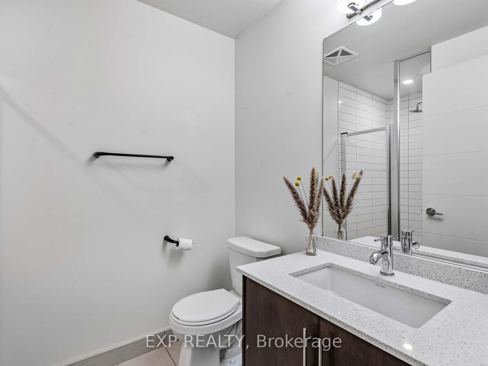2 Bedrooms Condo at 460 Adelaide, Toronto For sale